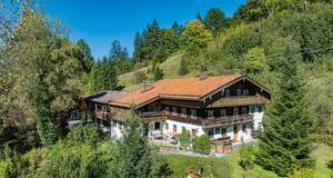 Historisches Bauernhaus in Alleinlage bei Fischbachau – 3,5 ha und Wendelsteinblick Historisches Bauernhaus in Alleinlage bei Fischbachau – 3,5 ha und Wendelsteinblick